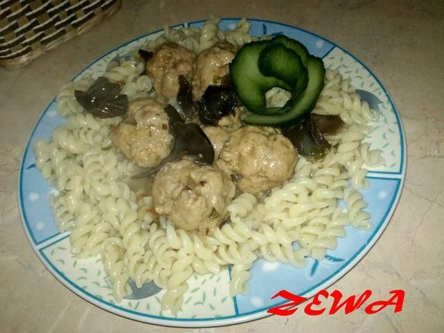 Klopsiki w sosie..............