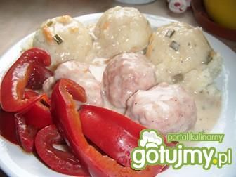 Klopsiki w sosie chrzanowym