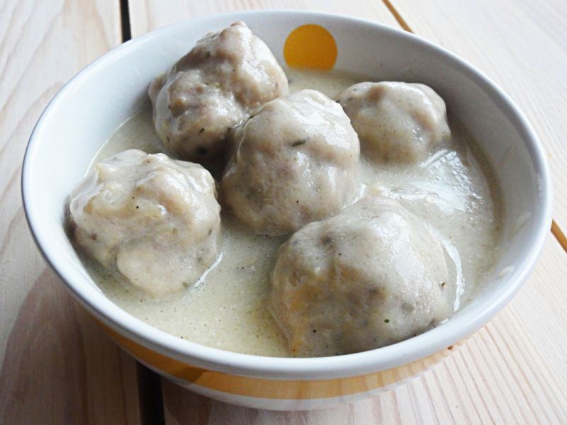 Klopsiki w sosie grzybowo- śmietanowym Klopsiki w sosie grzybowo- śmietanowym