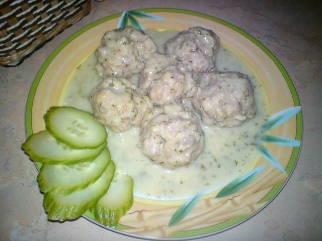 Klopsiki w sosie koperkowym