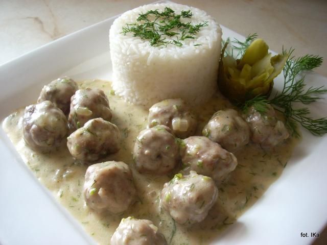 Klopsiki w sosie koperkowym 