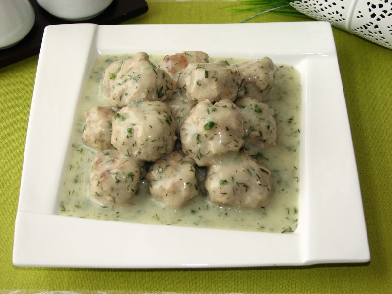 Klopsiki w sosie koperkowym