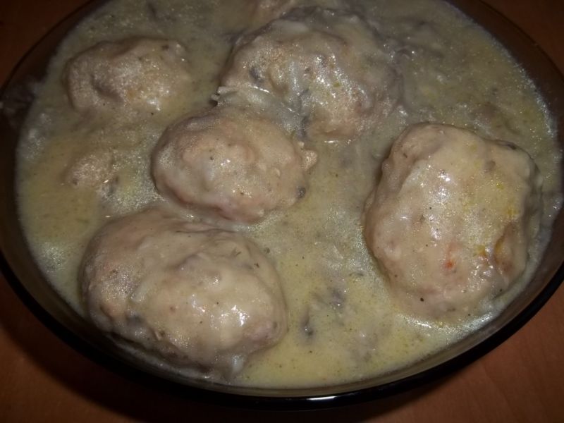 Klopsiki w sosie pieczarkowym Klopsiki w sosie pieczarkowym
