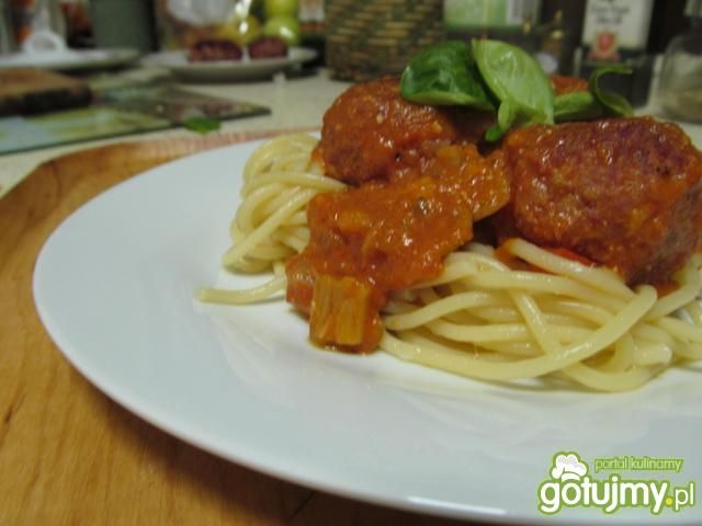 Klopsiki w sosie pomidorowo-pieczarkowym