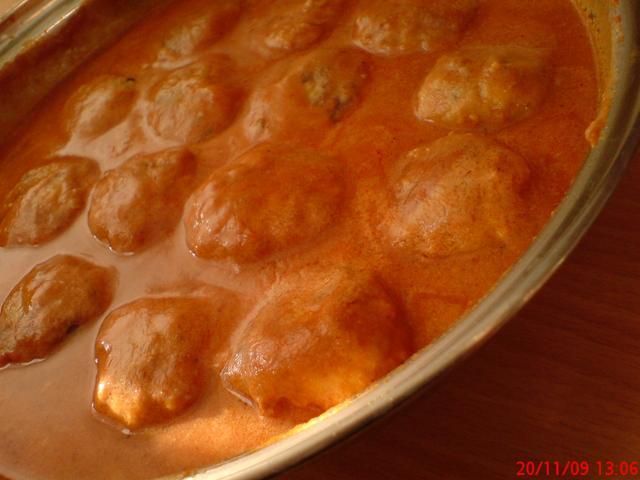 Klopsiki w sosie pomidorowym