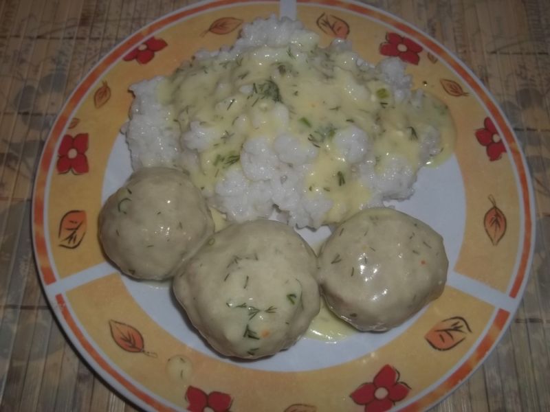 Klopsiki w sosie serowo koperkowym Klopsiki w sosie serowo koperkowym