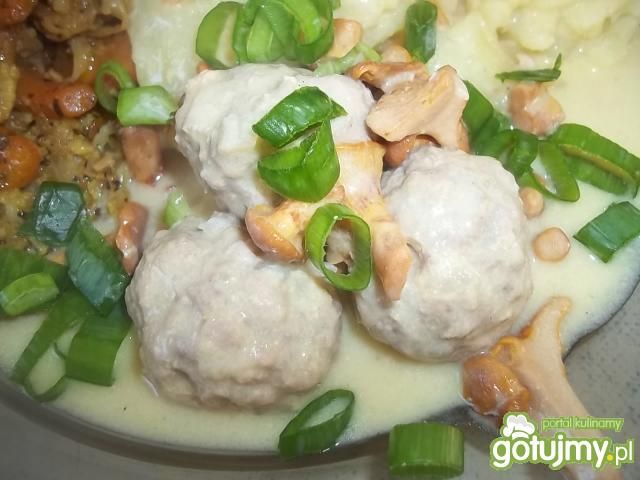 Klopsiki w sosie śmietanowo-kurkowym Klopsiki w sosie śmietanowo-kurkowym