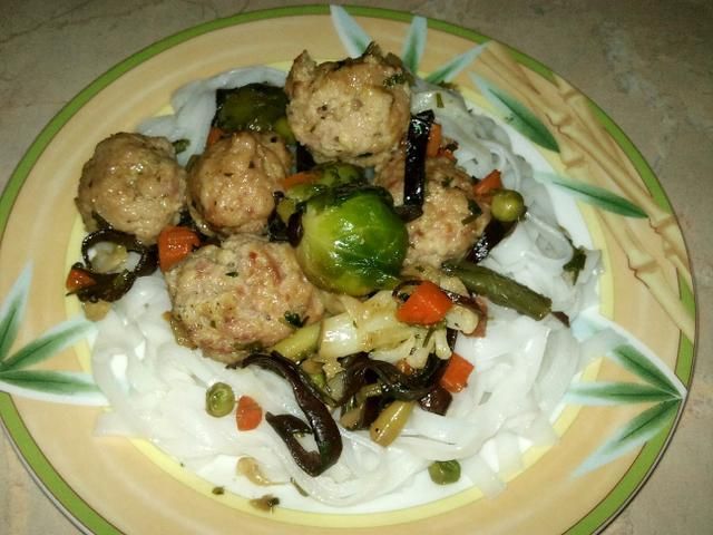 Klopsiki w warzywach.