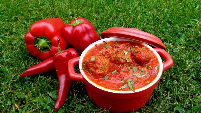 Klopsiki wołowe w sosie paprykowym 