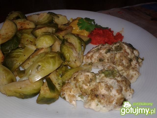 Klopsiki z kurczaka na parze z kolendrą