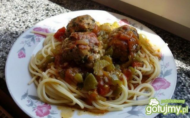 Klopsiki z makaronem Klopsiki z makaronem