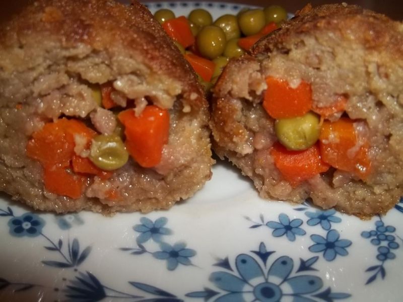 Klopsiki z marchewką i groszkiem Klopsiki z marchewką i groszkiem