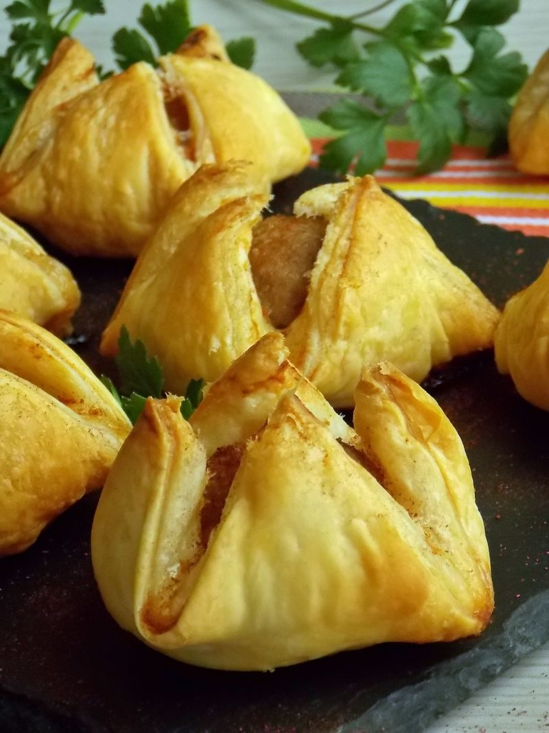 Klopsiki z mozzarellą w cieście francuskim