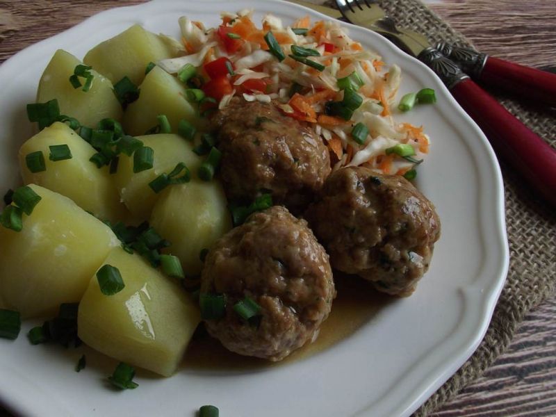 Klopsiki z natką pietruszki 