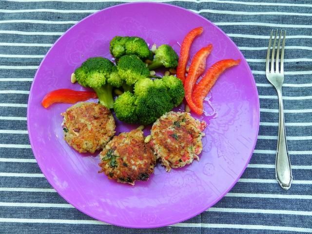 Klopsiki z paluszków krabowych surimi Klopsiki z paluszków krabowych surimi