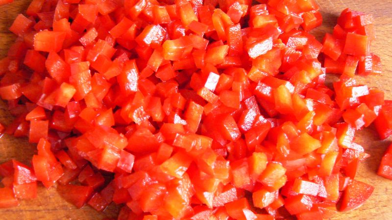 Klopsiki z papryką w sosie pomidorowym i makaronem