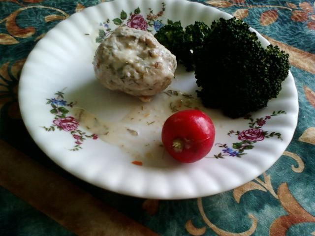 Klopsiki z sosem koperkowym