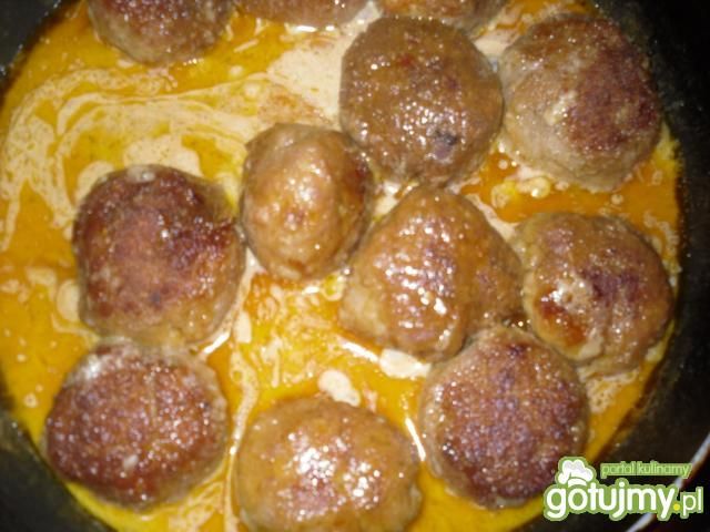 Klopsiki z sosem pieczarkowym Klopsiki z sosem pieczarkowym