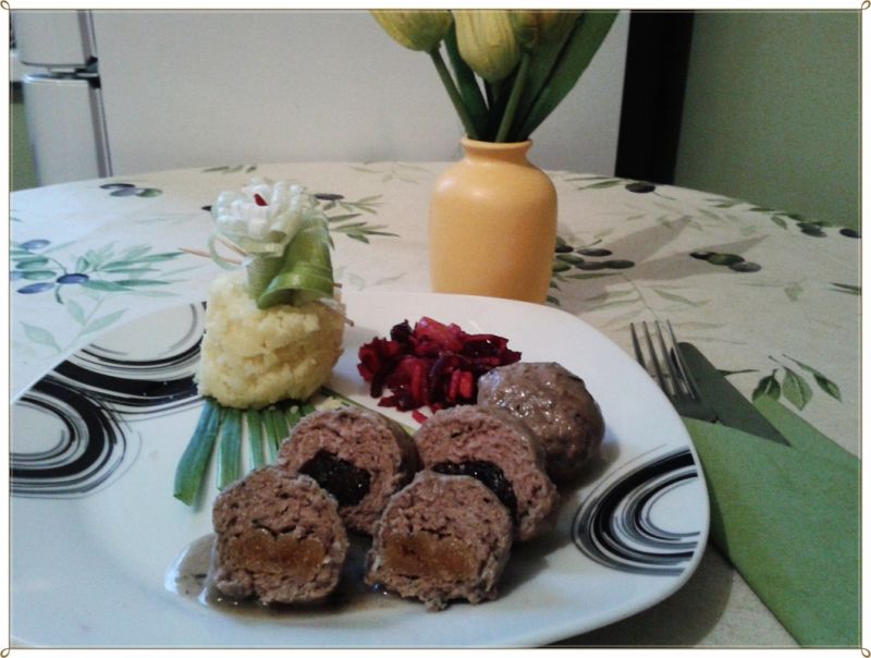 Klopsiki z suszonymi owocami 