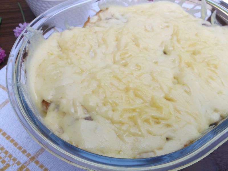 Klopsiki zapiekane w zupie cebulowej Klopsiki zapiekane w zupie cebulowej