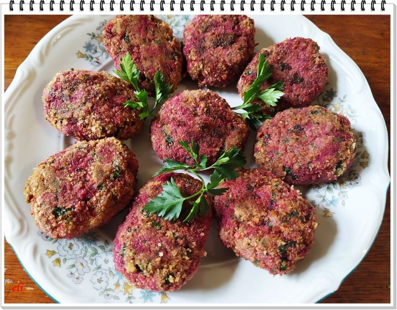 Klopsy Eli mięsno botwinkowe Klopsy Eli mięsno botwinkowe