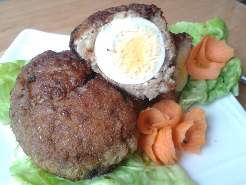 Klopsy mielone z jajkiem na twardo