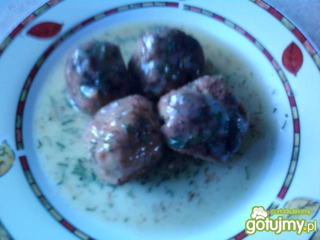 Klopsy w sosie śmietanowo-szczypiorkowym Klopsy w sosie śmietanowo-szczypiorkowym