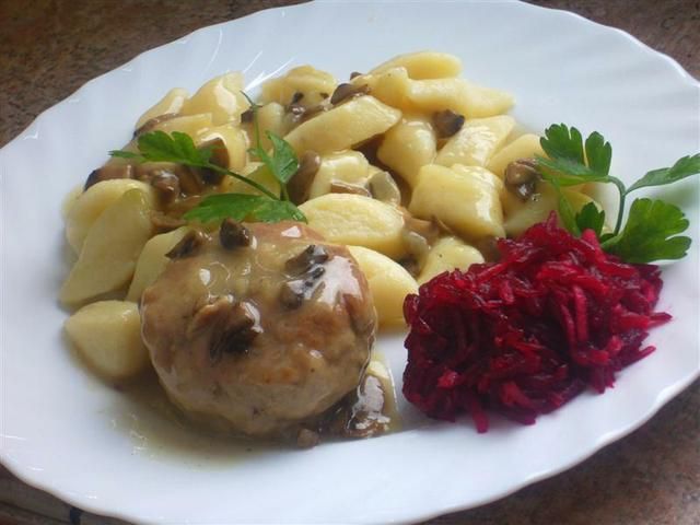 Klopsy wieprzowe w sosie pieczarkowym