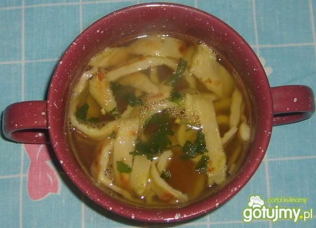 Kluseczki naleśnikowe z rosołem