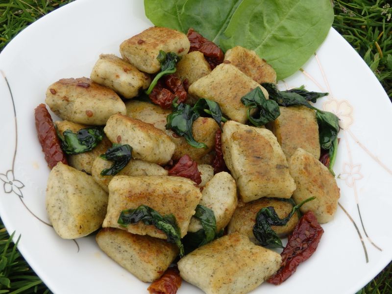 Kluseczki serowe ze szpinakiem