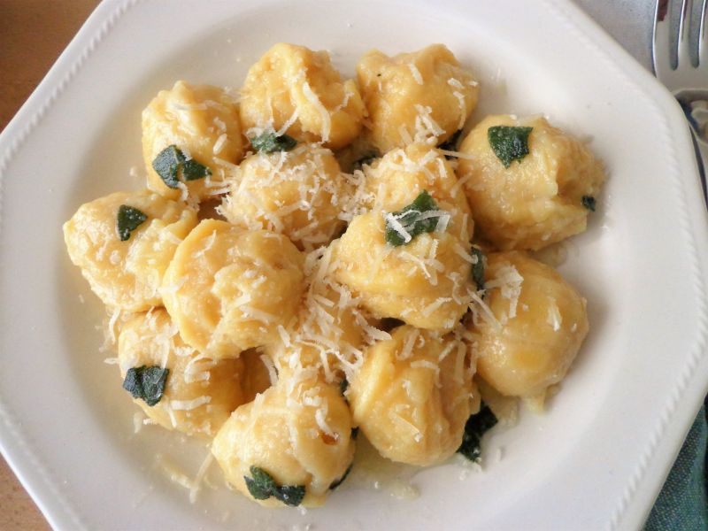 Kluseczki z mąki z ciecierzycy