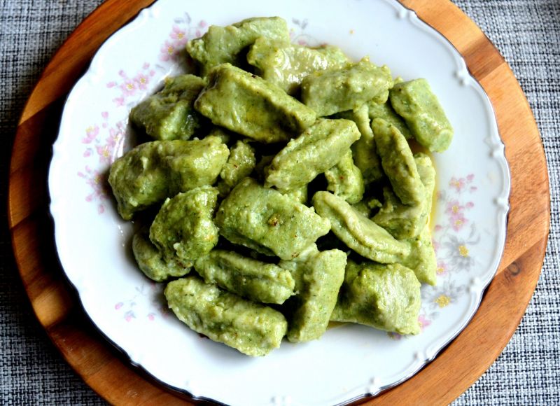 Kluseczki ze szpinakiem oraz serem  ricotta  Kluseczki ze szpinakiem oraz serem  ricotta