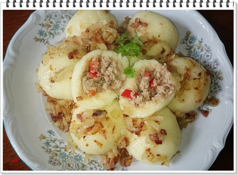 Kluski Eli z farszem mięsno paprykowym