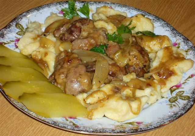 Kluski kładzione z wątróbką