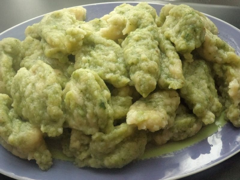 Kluski kładzione ze szpinakiem Kluski kładzione ze szpinakiem