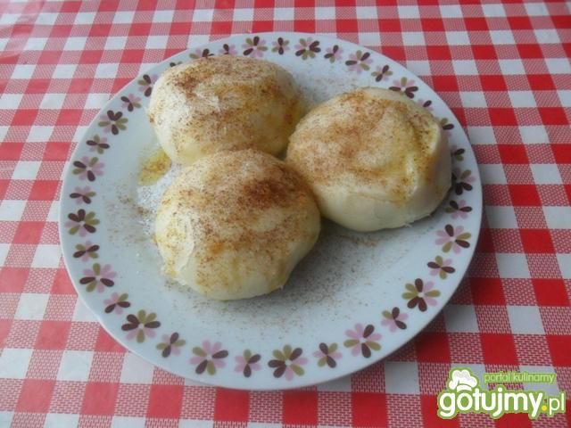 Kluski na parze z cynamonem Kluski na parze z cynamonem