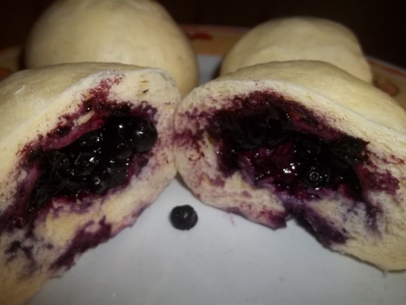 Kluski na parze z jagodami