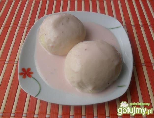 Kluski na parze z jogurtem owcowym Kluski na parze z jogurtem owcowym