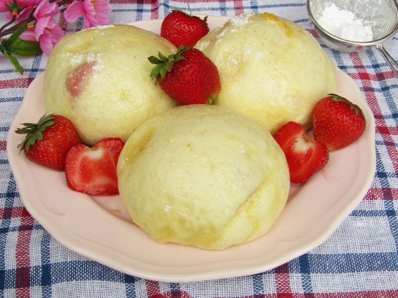 Kluski na parze z truskawkami