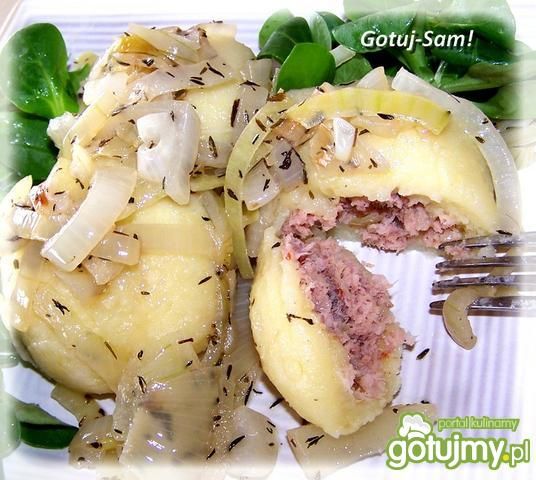 Kluski nadziewane  boczkiem wędzonym 