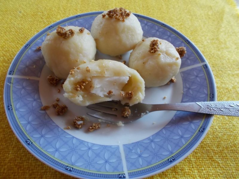 Kluski nadziewane jabłkami Kluski nadziewane jabłkami