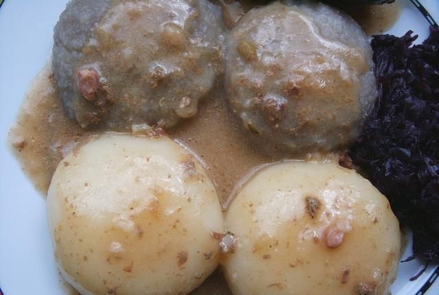 Kluski śląskie: czarne i białe :) Kluski śląskie: czarne i białe :)