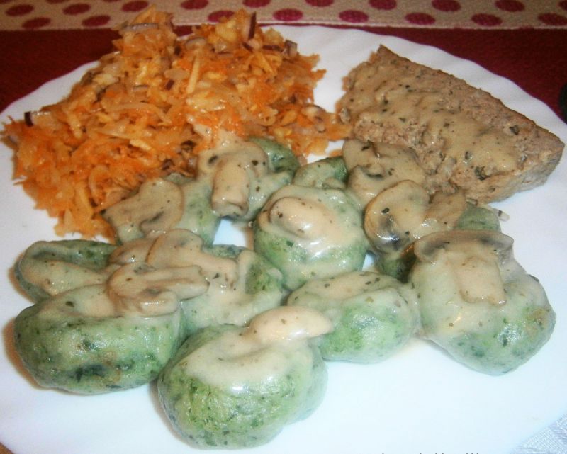 Kluski śląskie szpinakowe  Kluski śląskie szpinakowe