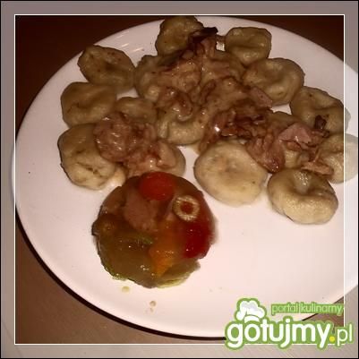 Kluski śląskie w delikatnym jogurtowym