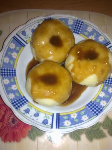 Kluski śląskie z sosem pieczeniowym