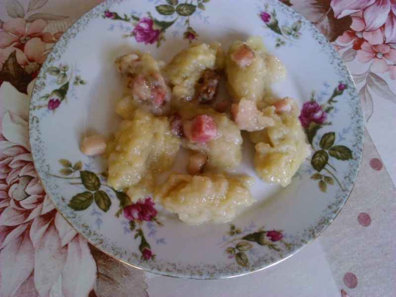 Kluski z boczkiem Kluski z boczkiem