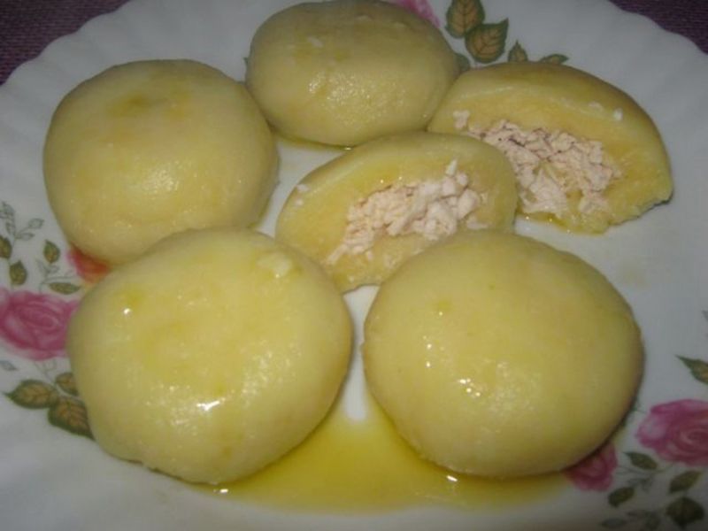 Kluski z drobiowym farszem Kluski z drobiowym farszem