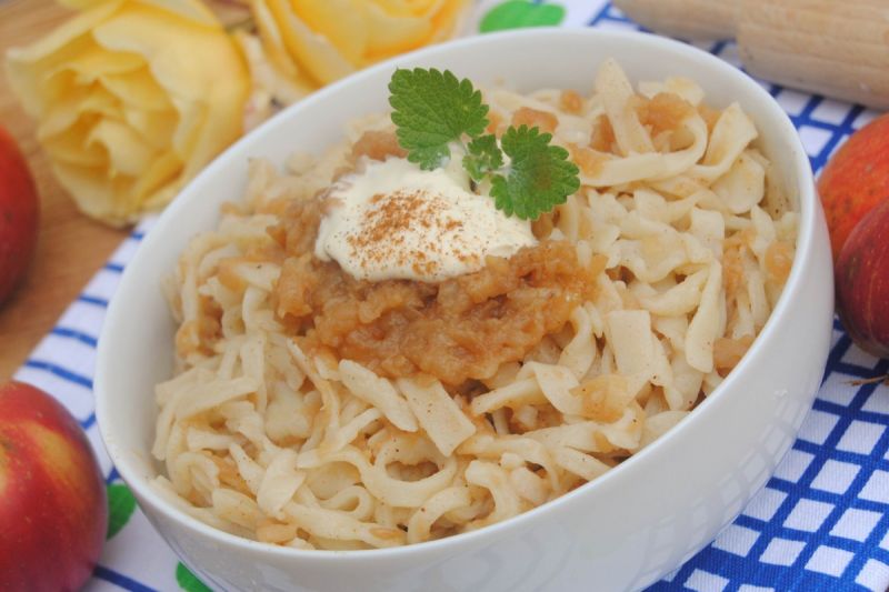 Kluski z jabłkami Kluski z jabłkami