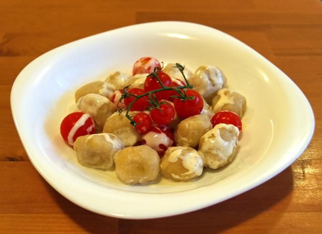 kluski z kabaczka w sosie z sera feta kluski z kabaczka w sosie z sera feta
