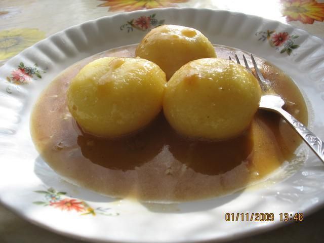 Kluski z sosem Kluski z sosem